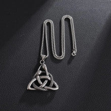 Cargar imagen en el visor de la galería, Celtic Knot Amulet Necklace