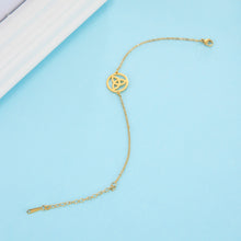 Cargar imagen en el visor de la galería, Circle Triquetra Celtic Amulet Bracelet