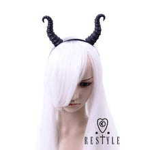 Cargar imagen en el visor de la galería, Maleficent Horns Diabolical Headpiece