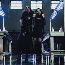 Cargar imagen en el visor de la galería, Only Consolation Long Sleeve Top