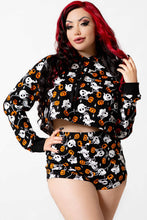 Cargar imagen en el visor de la galería, Haunted Pumpkin Cropped Hoodie
