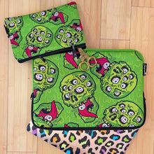 Cargar imagen en el visor de la galería, Sourpuss Gnarly Skull Zip Pouch