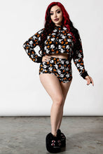 Cargar imagen en el visor de la galería, Haunted Pumpkin Cropped Hoodie