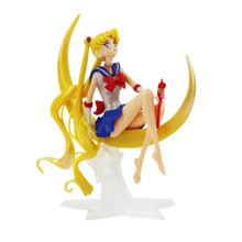 Cargar imagen en el visor de la galería, Sailor Moon Figure
