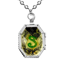 Cargar imagen en el visor de la galería, Horcrux Locket Necklace
