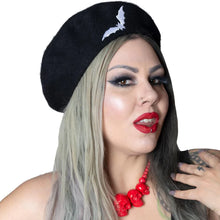 Cargar imagen en el visor de la galería, Bat Repeat White Beret Hat
