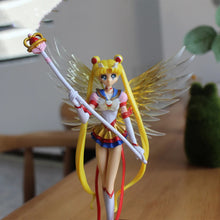 Cargar imagen en el visor de la galería, Sailor Moon Deluxe Figure
