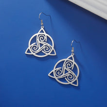 Cargar imagen en el visor de la galería, Celtic Triskel Amulet Earrings
