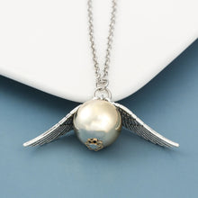 Cargar imagen en el visor de la galería, Golden Snitch Necklace
