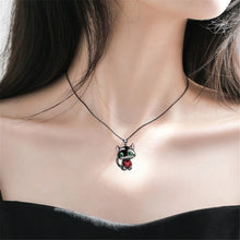 Cargar imagen en el visor de la galería, Lovely Black Cat Necklace
