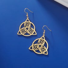 Cargar imagen en el visor de la galería, Celtic Triskel Amulet Earrings
