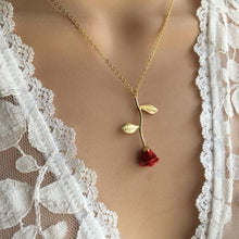 Cargar imagen en el visor de la galería, Beauty &amp; the Beast Flower Necklace
