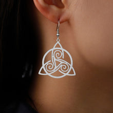 Cargar imagen en el visor de la galería, Celtic Triskel Amulet Earrings
