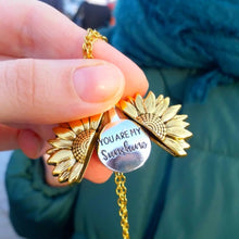 Cargar imagen en el visor de la galería, You Are My Sunshine Necklace
