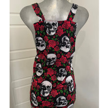 Cargar imagen en el visor de la galería, Skulls &amp; Roses Straps Dress
