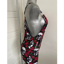 Cargar imagen en el visor de la galería, Skulls &amp; Roses Straps Dress
