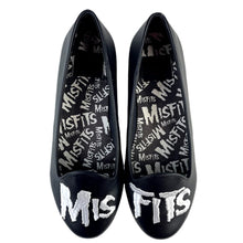 Cargar imagen en el visor de la galería, Misfits Embroidered Flat
