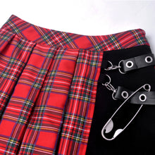 Cargar imagen en el visor de la galería, KW135RD Punk red big pin pleated plaid skirt
